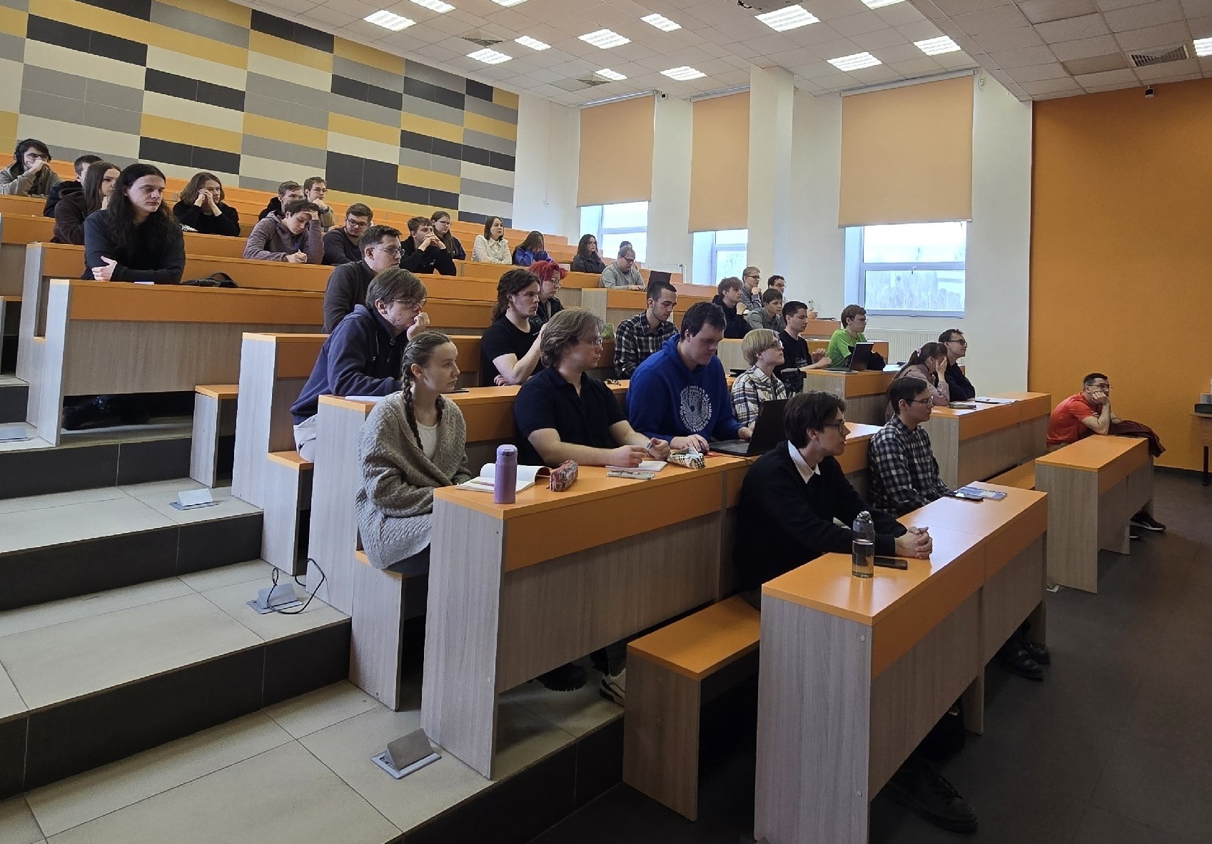 На Матфаке ЯрГУ стартовала студенческая математическая школа